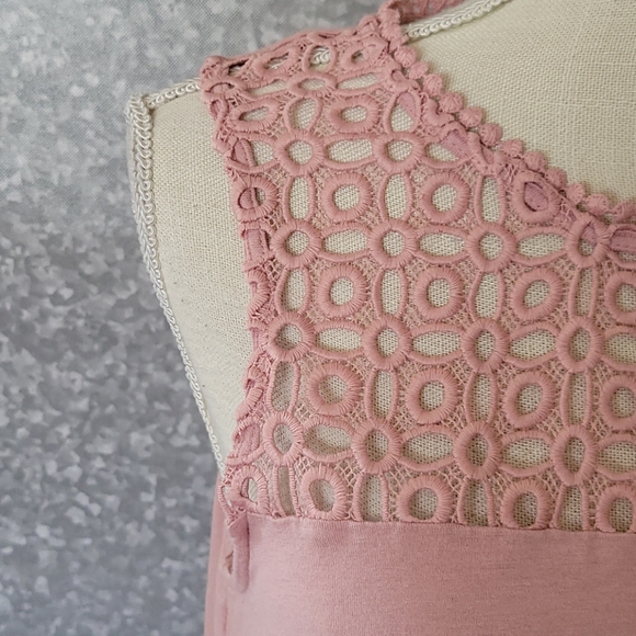 H&M lace trim tank size medium - Picture 2 of 6